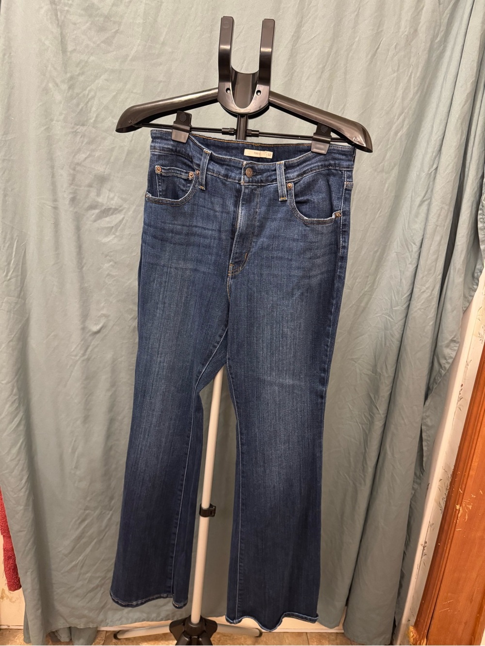 Levi’s 726 Flare Women’s Jeans Size 32 Dark Wash High Rise Stretch Denim